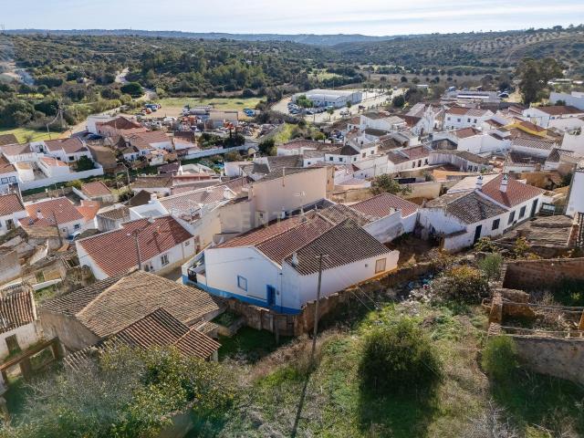 Moradia com Potencial de Personalização em Barão de São Miguel