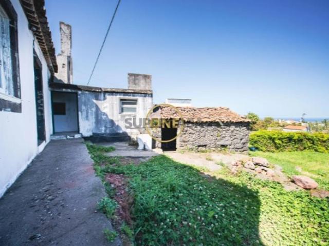 Moradia com Potencial de Valorização | Lomba da Fazenda Nordeste