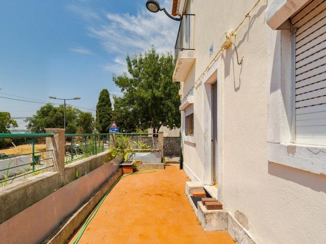 Moradia com Potencial para Remodelação na Ajuda, Lisboa 68m² Ajuda