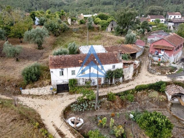 Moradia com Potencial para Reconstrução