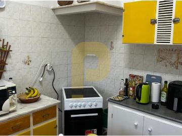 Moradia com quintal no Bairro de Santa Maria Évora