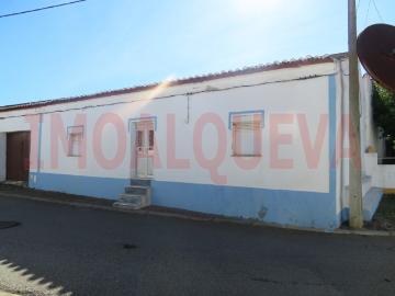Moradia com quintal a dois passos do Alqueva!