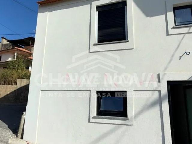 MORADIA COMPOSTA POR 3 FRAÇÕES T1 EM ANGEJA | 350.000€