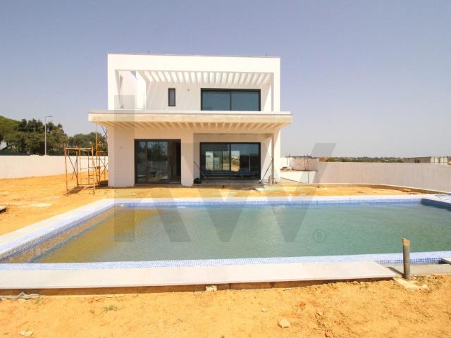 MORADIA CONTEMPORÂNEA, 4 SUITES, ELEVADOR, PISCINA, VISTA MAR, PÊRA!