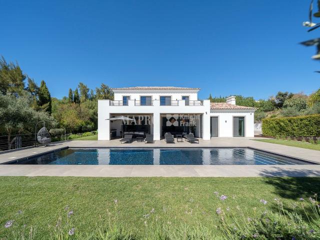 Moradia Contemporânea com Charme Intemporal 514m² Almancil