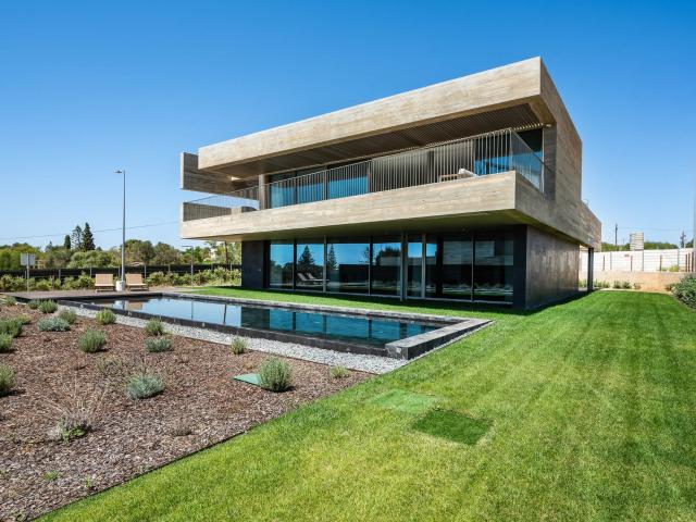 Moradia Contemporânea com Design de Autor no Monte Lemos, Pr. 430m² Luz