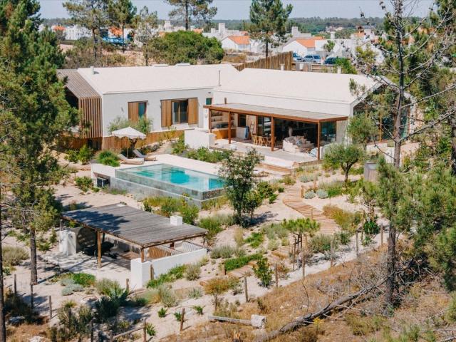 Moradia Contemporânea com Guest House e Piscina Aquecida no. 604m² Carvalhal