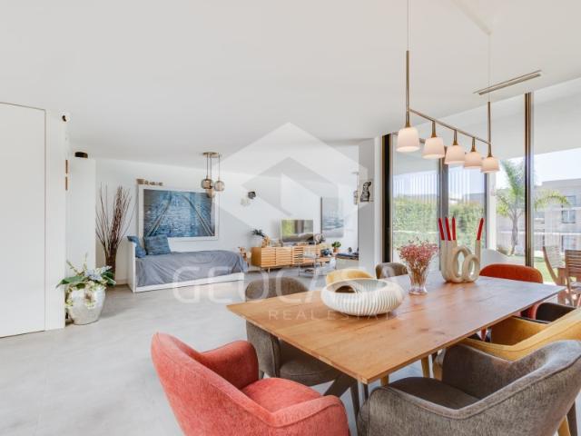 Moradia Contemporânea com Jardim, Varanda e Garagem Conforto e Tranquilidade em Perfeita Harmonia