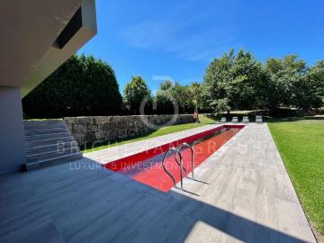Refúgio Contemporâneo em Harmonia com a Natureza, a minutos. 0m² Santo Tirso, Couto São Miguel e Santa Catarina e Burgães