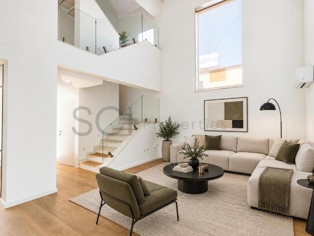 Moradia contemporânea com terraço e garagem no centro da Cos. 99m² Costa Da Caparica
