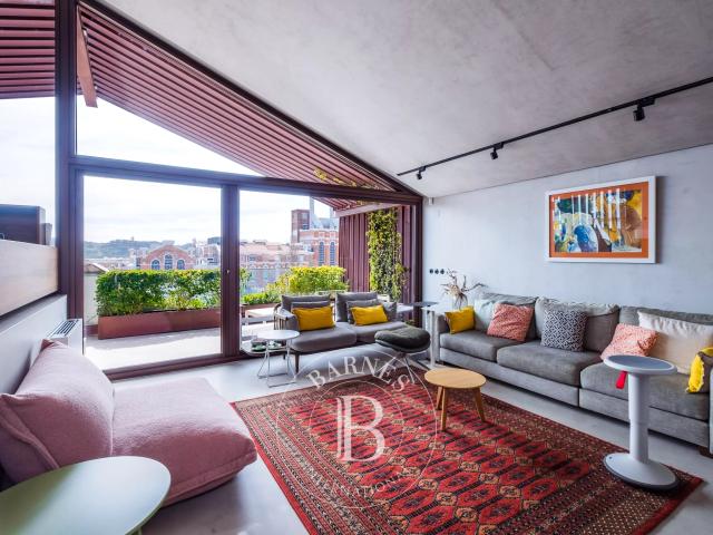 Moradia contemporânea com vista rio