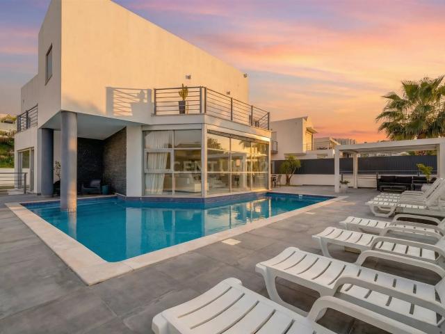 Moradia Contemporânea, com 5 quartos, na Marina de Albufeir. 190m² Albufeira e Olhos de Água