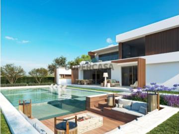Moradia Contemporânea de Arquitetura Distinta com Vista para o Golfe | Vila Nova de Santo Estêvão