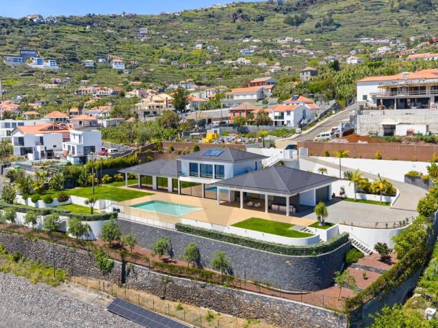 Moradia Contemporânea de Luxo com 5 Quartos | Arco da Calhet. 308m² Arco Da Calheta