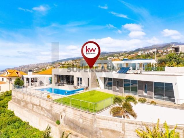 Moradia Contemporânea de Luxo com Vista Mar