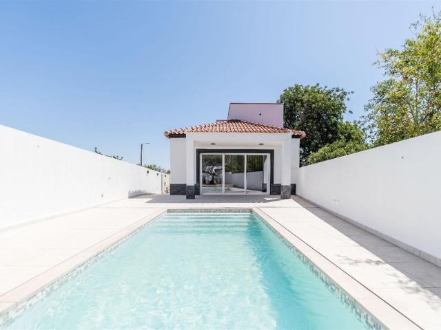 Moradia contemporânea de luxo com vista para o mar – Algarve. 230m² Algarvia