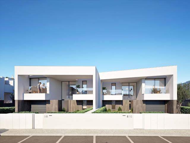 Moradia Contemporânea em Construção a 300 Metros da Praia do. 300m² Bensafrim e Barão de São João
