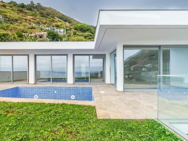 Moradia contemporânea em construção| Campanário 213m² Campanário