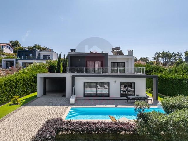Moradia Contemporânea no Nadadouro com Piscina Aquecida, Bun. 170m² Nadadouro