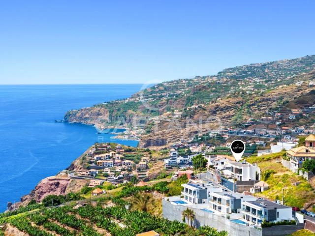 Moradia Contemporânea T3 com Piscina e Vista Mar na Ribeira. 235m² Ribeira Brava