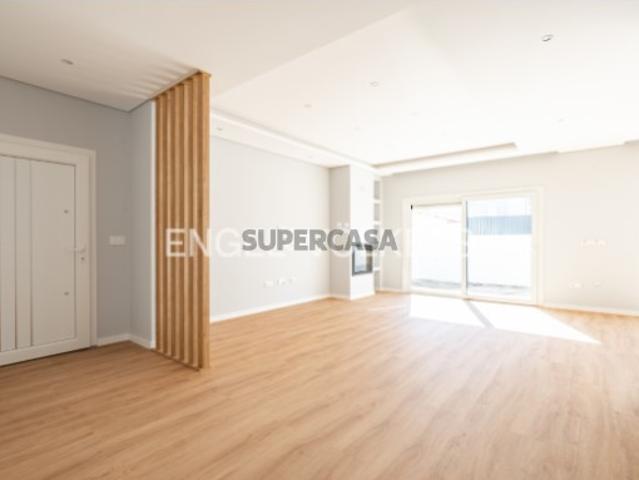Moradia Contemporânea T3 em Fernão Ferro