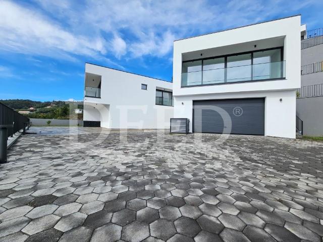 Moradia Contemporânea T3 Santa Cruz 162m² Santa Cruz