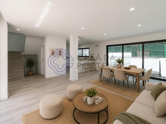 Moradia Contemporânea T4 260m² Montenegro