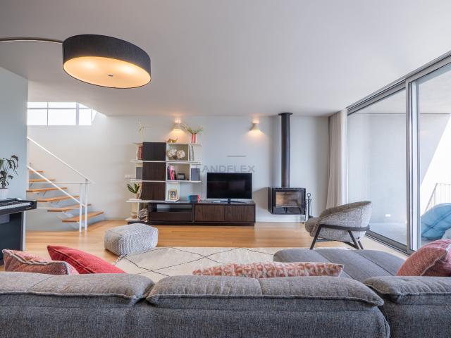 Moradia Contemporânea tipo townhouse com Vista Panorâmica sobre Braga | Arquitetura Murmuro | Gualtar