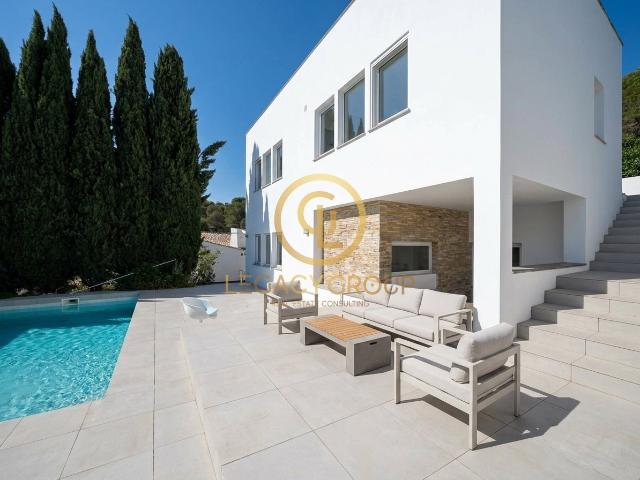 Moradia Contemporânea Única com Piscina – Espaço, Luz e Privacidade