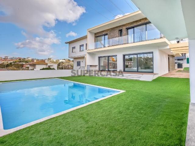 MORADIA CONTEMPORÂNEA T6. LUXO, CONFORTO E MODERNIDADE COM PISCINA