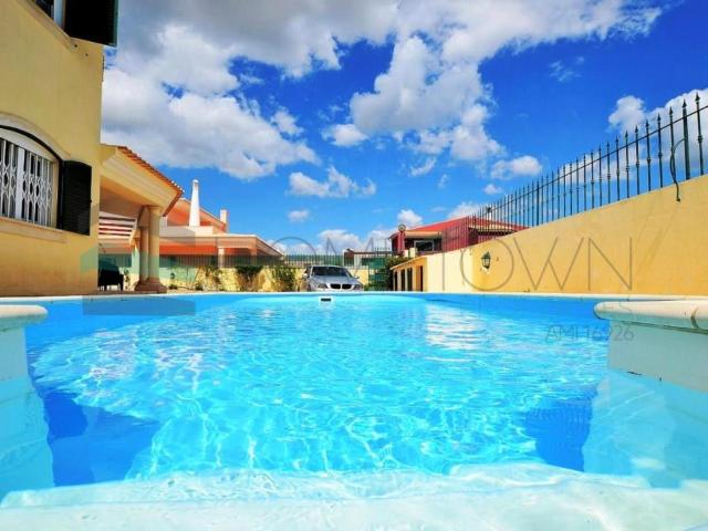 Moradia convertida em Hostel, Albufeira Conforto e Tranqui. 229m² Albufeira Olhos de Água