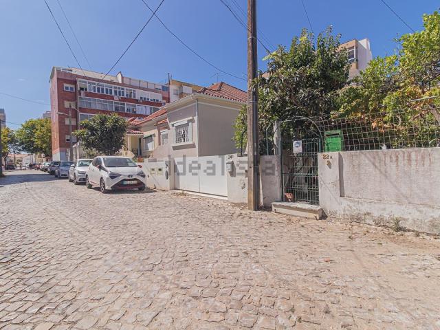 Moradia, Costa de Caparica