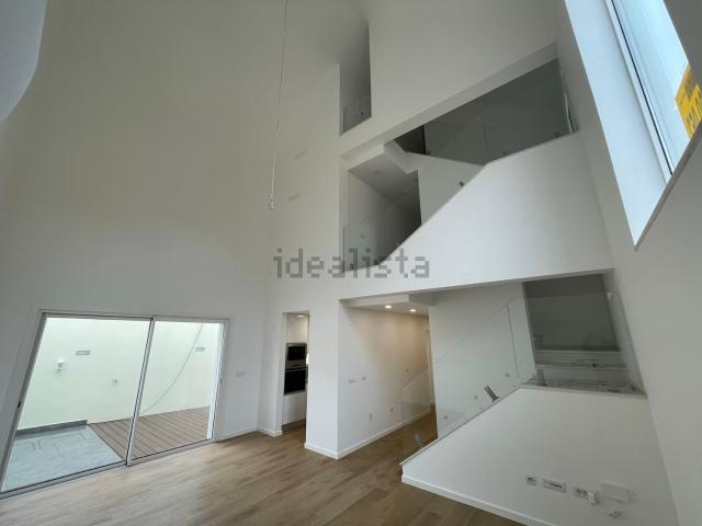 Moradia, Costa de Caparica