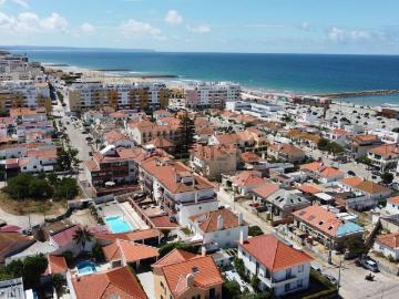 Moradia, Costa de Caparica