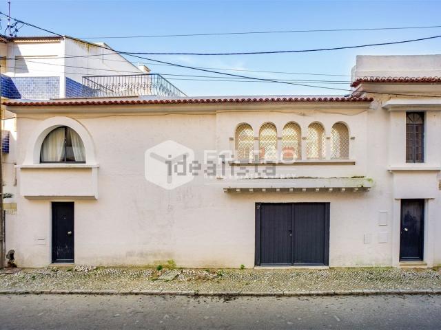 Moradia, Costa de Caparica