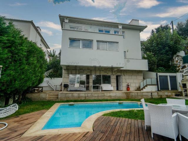 Moradia, Costa
