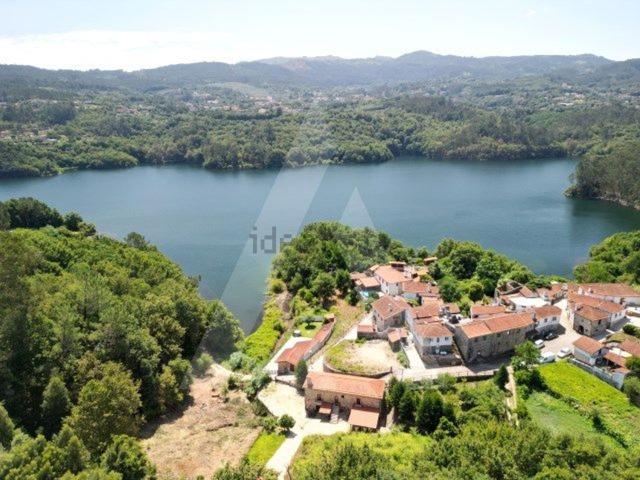 Moradia, Couto de Esteves