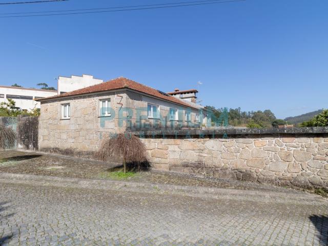 Moradia, Creixomil e Mariz