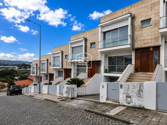 Moradia, Cristelos Boim Ordem