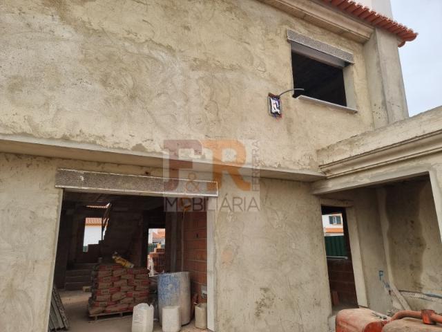 Moradia Duplex T4 com Garagem Azeitão