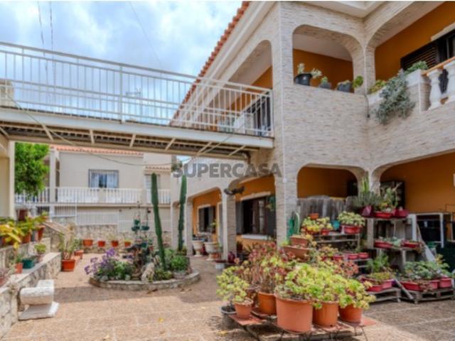 Moradia Duplex T6 com Vista Mar e Terreno Expansivo, Loulé, Algarve