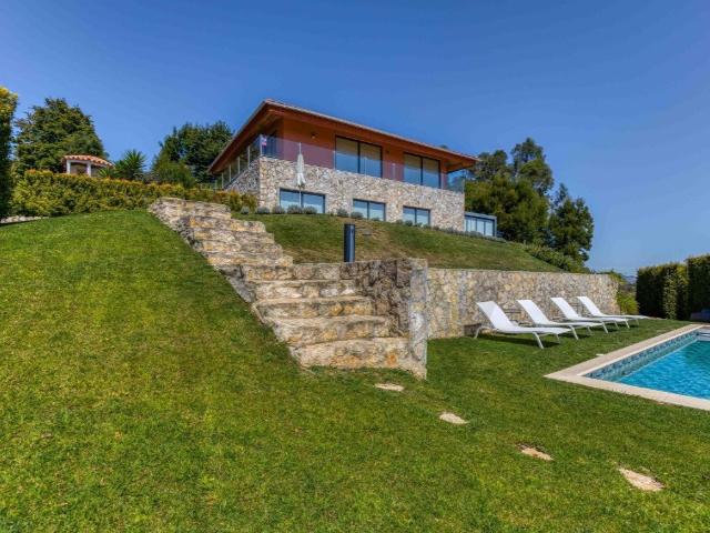 Moradia duplex isolada em Sintra, com vista mar e para o Pal. 191m² Agualva e Mira Sintra