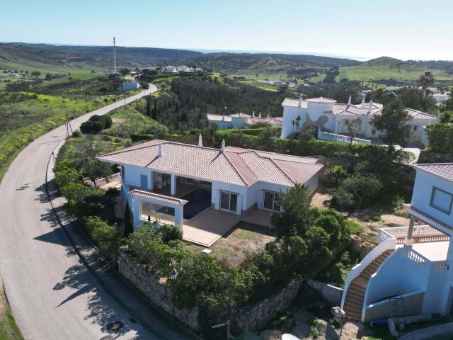 Moradia de Nova Construção com 4 Quartos num Resort de Golf. 468m² Budens