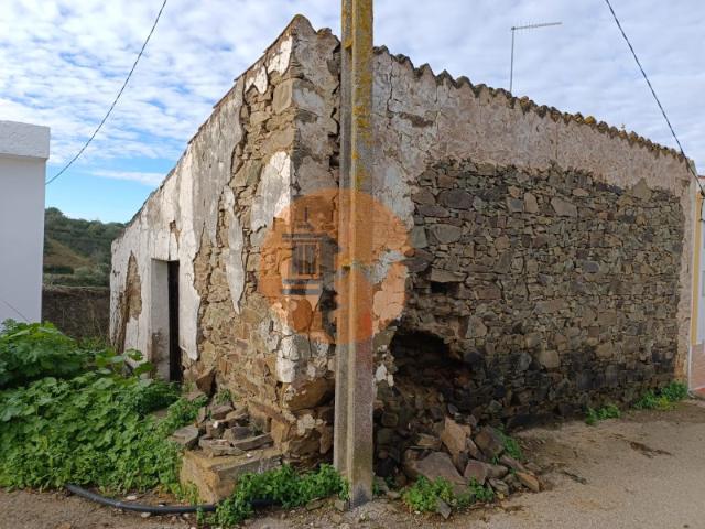 MORADIA DE ALDEIA COM 37 M2 PARA RECONSTRUIR CORTE DA SEDA ALCOUTIM ALGARVE