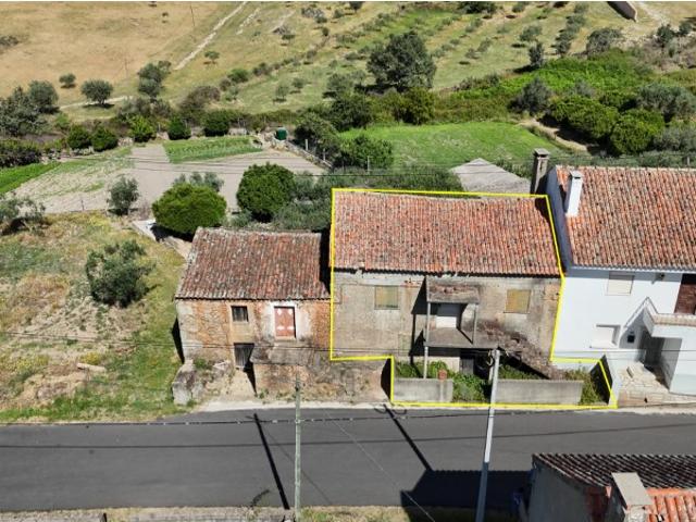 Moradia de aldeia com terreno Projecto de reabilitação Quintas da Torre Fundão Castelo Branco