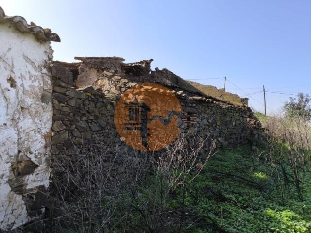 MORADIA DE ALDEIA EM RUINA COM LOGADOURO MONTE DOS MATOS CASTRO MARIM ALGARVE