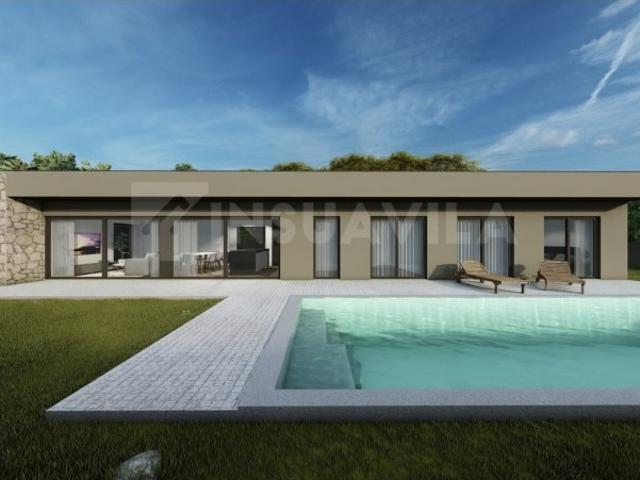 Moradia de arquitetura moderna com jardim e piscina
