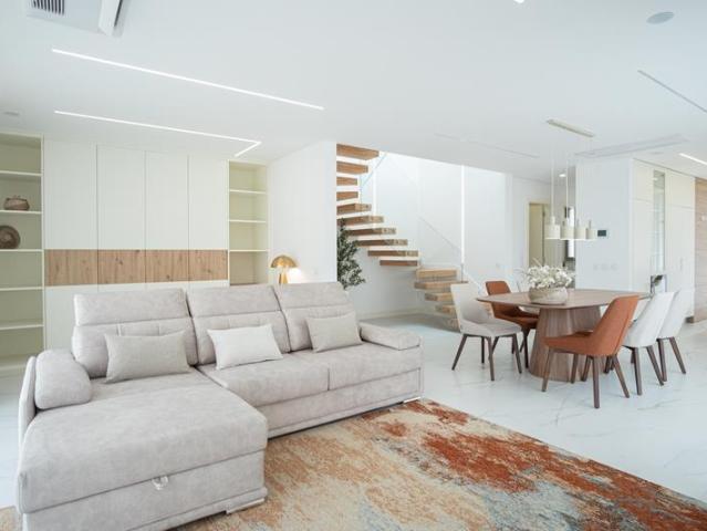 Moradia de arquitetura moderna em fase avançada de construçã. 225m² Rio Maior