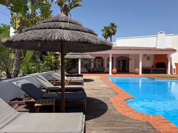 Moradia de arquitetura tradicional a venda na Verdizela, ins. 410m² Corroios