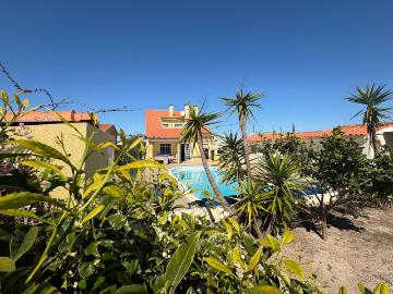 Moradia de arquitetura tradicional portuguesa com piscina privada – Próxima de São Martinho do Porto